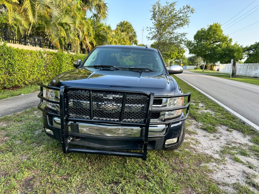 2007 Chevrolet Silverado 1500 2WD Crew Cab 143.5" LT w/1LT, available for sale in Hollywood, Florida | Select Auto Hollywood. Hollywood, Florida 2007 Chevrolet Silverado 1500 2WD Crew Cab 143.5" LT w/1LT, available for sale in Hollywood, Florida | Select Auto Hollywood. Hollywood, Florida