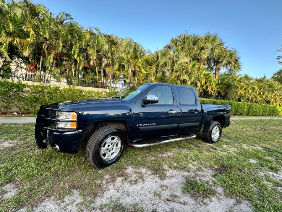 2007 Chevrolet Silverado 1500 2WD Crew Cab 143.5" LT w/1LT, available for sale in Hollywood, Florida | Select Auto Hollywood. Hollywood, Florida 2007 Chevrolet Silverado 1500 2WD Crew Cab 143.5" LT w/1LT, available for sale in Hollywood, Florida | Select Auto Hollywood. Hollywood, Florida