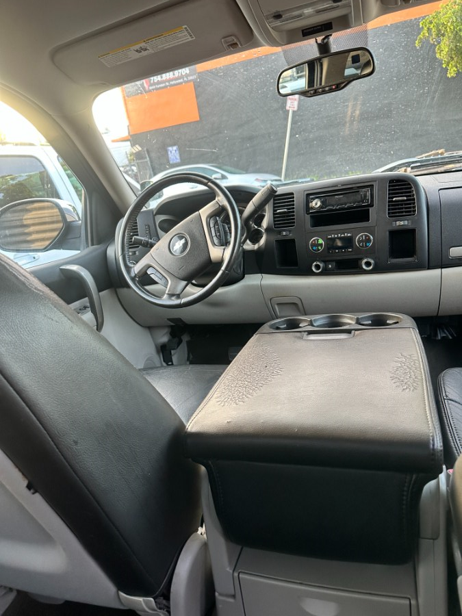 2007 Chevrolet Silverado 1500 2WD Crew Cab 143.5" LT w/1LT, available for sale in Hollywood, Florida | Select Auto Hollywood. Hollywood, Florida 2007 Chevrolet Silverado 1500 2WD Crew Cab 143.5" LT w/1LT, available for sale in Hollywood, Florida | Select Auto Hollywood. Hollywood, Florida
