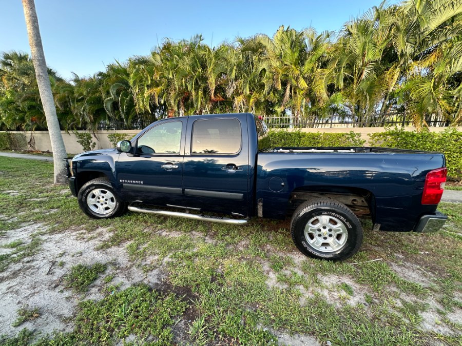 2007 Chevrolet Silverado 1500 2WD Crew Cab 143.5" LT w/1LT, available for sale in Hollywood, Florida | Select Auto Hollywood. Hollywood, Florida 2007 Chevrolet Silverado 1500 2WD Crew Cab 143.5" LT w/1LT, available for sale in Hollywood, Florida | Select Auto Hollywood. Hollywood, Florida