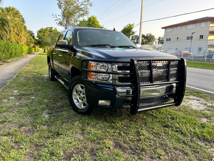 Used 2007 Chevrolet Silverado 1500 in Hollywood, Florida | Select Auto Hollywood. Hollywood, Florida