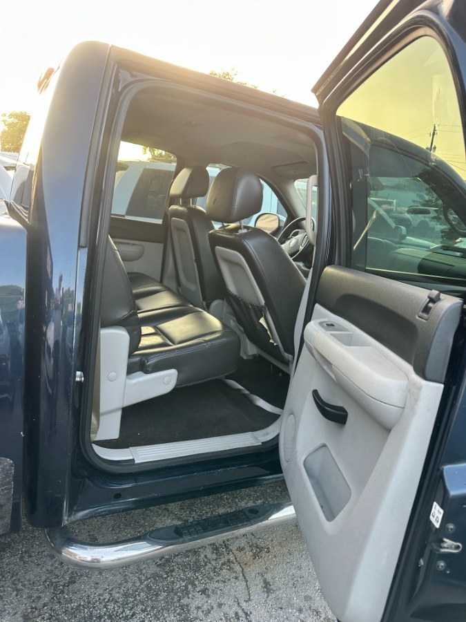 2007 Chevrolet Silverado 1500 2WD Crew Cab 143.5" LT w/1LT, available for sale in Hollywood, Florida | Select Auto Hollywood. Hollywood, Florida 2007 Chevrolet Silverado 1500 2WD Crew Cab 143.5" LT w/1LT, available for sale in Hollywood, Florida | Select Auto Hollywood. Hollywood, Florida