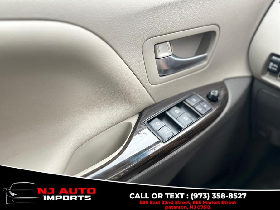 2017 Toyota Sienna XLE Premium FWD 8-Passenger (Natl), available for sale in Paterson, New Jersey | NJ Auto Imports. Paterson, New Jersey 2017 Toyota Sienna XLE Premium FWD 8-Passenger (Natl), available for sale in Paterson, New Jersey | NJ Auto Imports. Paterson, New Jersey