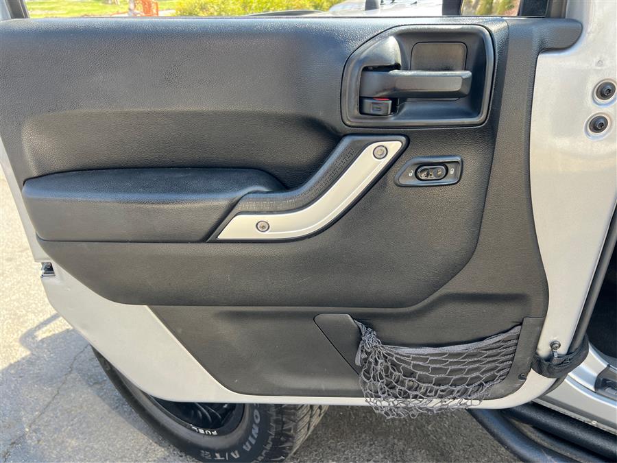 2013 Jeep Wrangler Unlimited 4WD 4dr Sahara, available for sale in Canton, Connecticut | Lava Motors. Canton, Connecticut 2013 Jeep Wrangler Unlimited 4WD 4dr Sahara, available for sale in Canton, Connecticut | Lava Motors. Canton, Connecticut