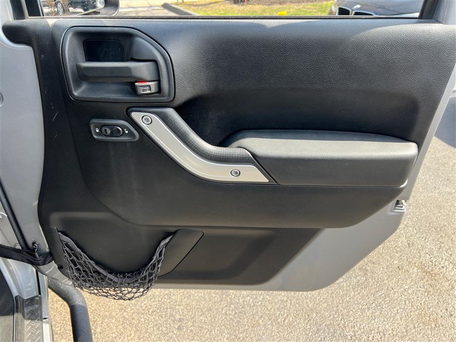 2013 Jeep Wrangler Unlimited 4WD 4dr Sahara, available for sale in Canton, Connecticut | Lava Motors. Canton, Connecticut 2013 Jeep Wrangler Unlimited 4WD 4dr Sahara, available for sale in Canton, Connecticut | Lava Motors. Canton, Connecticut