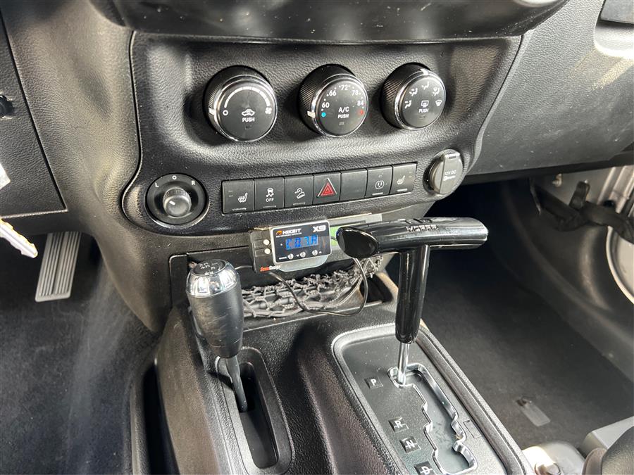 2013 Jeep Wrangler Unlimited 4WD 4dr Sahara, available for sale in Canton, Connecticut | Lava Motors. Canton, Connecticut 2013 Jeep Wrangler Unlimited 4WD 4dr Sahara, available for sale in Canton, Connecticut | Lava Motors. Canton, Connecticut