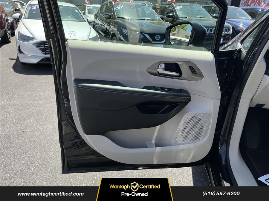 2022 Chrysler Pacifica Touring L FWD, available for sale in Wantagh, New York | Wantagh Certified. Wantagh, New York 2022 Chrysler Pacifica Touring L FWD, available for sale in Wantagh, New York | Wantagh Certified. Wantagh, New York