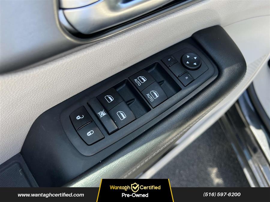 2022 Chrysler Pacifica Touring L FWD, available for sale in Wantagh, New York | Wantagh Certified. Wantagh, New York 2022 Chrysler Pacifica Touring L FWD, available for sale in Wantagh, New York | Wantagh Certified. Wantagh, New York