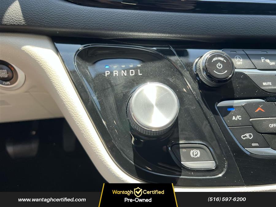 2022 Chrysler Pacifica Touring L FWD, available for sale in Wantagh, New York | Wantagh Certified. Wantagh, New York 2022 Chrysler Pacifica Touring L FWD, available for sale in Wantagh, New York | Wantagh Certified. Wantagh, New York
