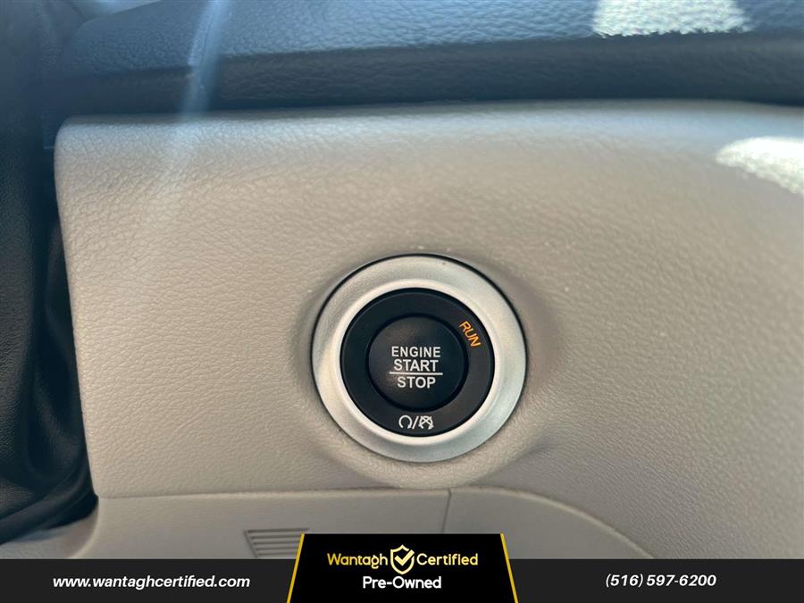 2022 Chrysler Pacifica Touring L FWD, available for sale in Wantagh, New York | Wantagh Certified. Wantagh, New York 2022 Chrysler Pacifica Touring L FWD, available for sale in Wantagh, New York | Wantagh Certified. Wantagh, New York