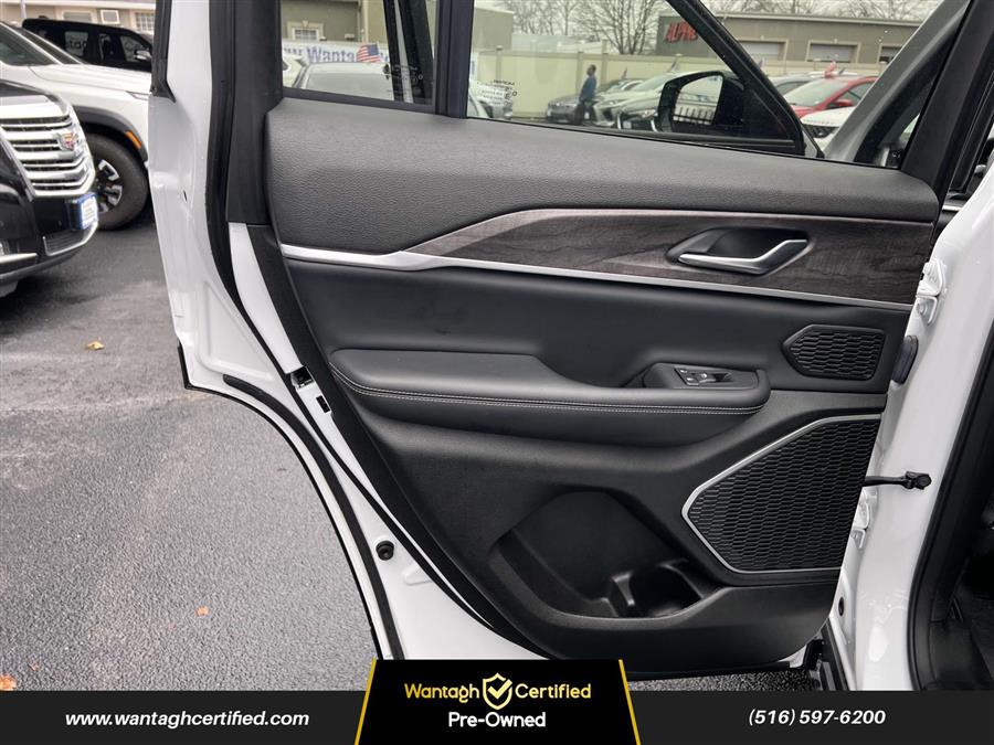 2022 Jeep Grand Cherokee Limited 4x4, available for sale in Wantagh, New York | Wantagh Certified. Wantagh, New York 2022 Jeep Grand Cherokee Limited 4x4, available for sale in Wantagh, New York | Wantagh Certified. Wantagh, New York