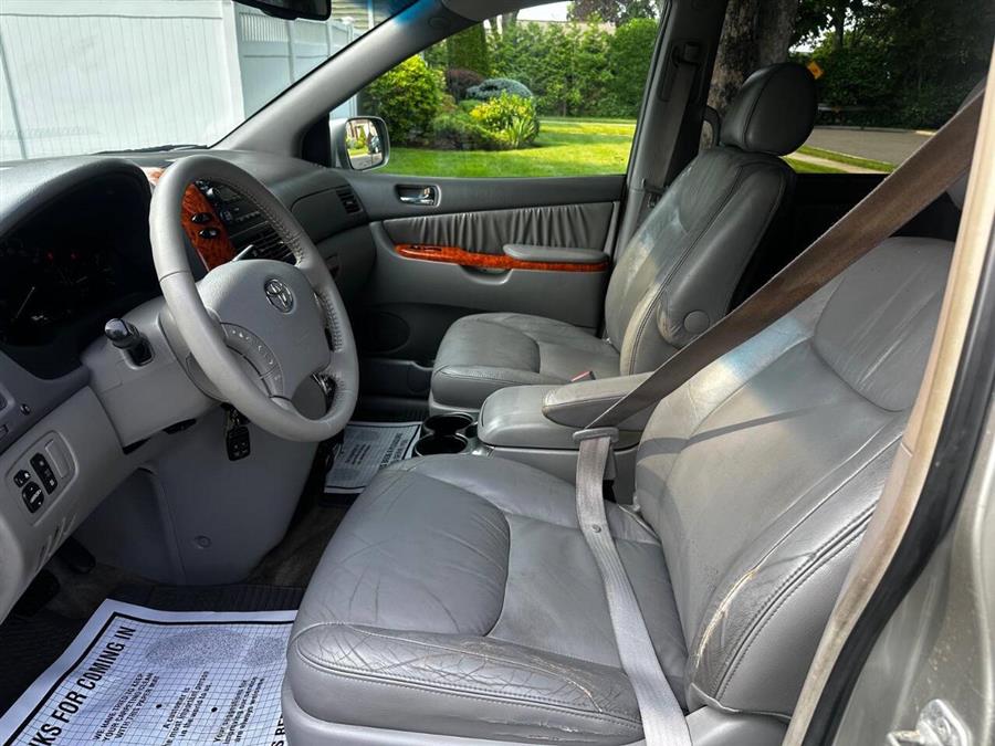 2006 Toyota Sienna XLE 7 Passenger 4dr Mini Van, available for sale in Hempstead, New York | VIP Auto Credit Express. Hempstead, New York 2006 Toyota Sienna XLE 7 Passenger 4dr Mini Van, available for sale in Hempstead, New York | VIP Auto Credit Express. Hempstead, New York