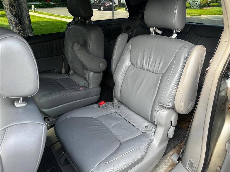 2006 Toyota Sienna XLE 7 Passenger 4dr Mini Van, available for sale in Hempstead, New York | VIP Auto Credit Express. Hempstead, New York 2006 Toyota Sienna XLE 7 Passenger 4dr Mini Van, available for sale in Hempstead, New York | VIP Auto Credit Express. Hempstead, New York