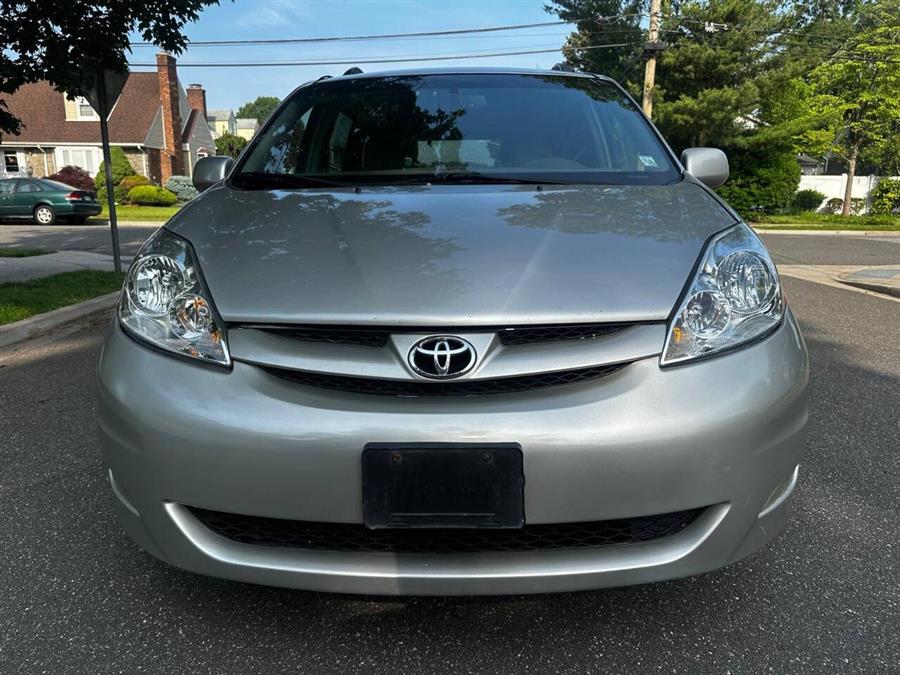 2006 Toyota Sienna XLE 7 Passenger 4dr Mini Van, available for sale in Hempstead, New York | VIP Auto Credit Express. Hempstead, New York 2006 Toyota Sienna XLE 7 Passenger 4dr Mini Van, available for sale in Hempstead, New York | VIP Auto Credit Express. Hempstead, New York