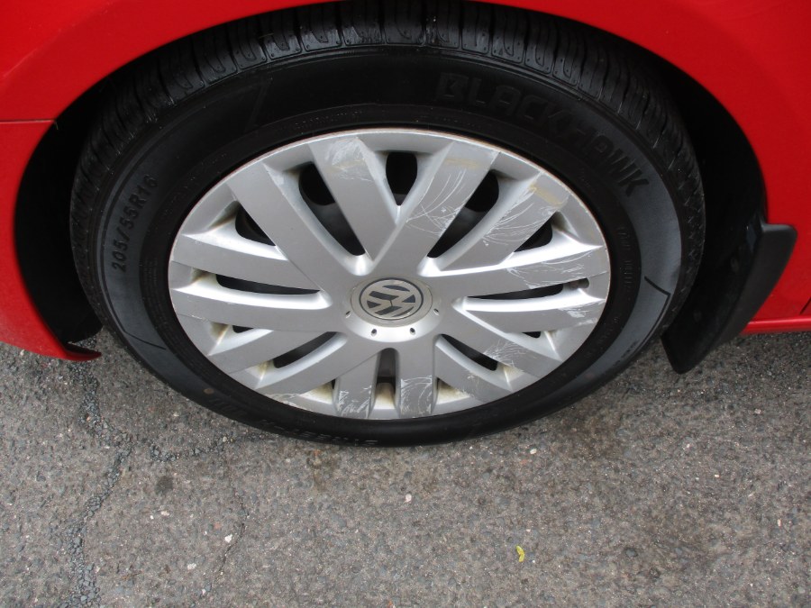 2013 Volkswagen Jetta SportWagen 4dr Auto SE w/Sunroof PZEV, available for sale in Meriden, Connecticut | Cos Central Auto. Meriden, Connecticut 2013 Volkswagen Jetta SportWagen 4dr Auto SE w/Sunroof PZEV, available for sale in Meriden, Connecticut | Cos Central Auto. Meriden, Connecticut