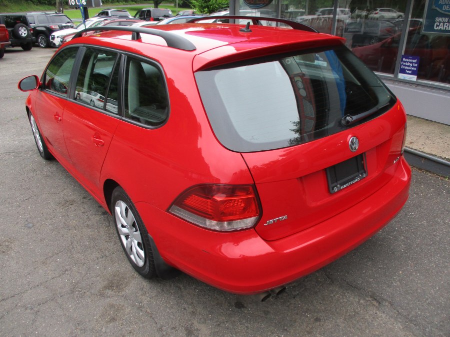 2013 Volkswagen Jetta SportWagen 4dr Auto SE w/Sunroof PZEV, available for sale in Meriden, Connecticut | Cos Central Auto. Meriden, Connecticut 2013 Volkswagen Jetta SportWagen 4dr Auto SE w/Sunroof PZEV, available for sale in Meriden, Connecticut | Cos Central Auto. Meriden, Connecticut