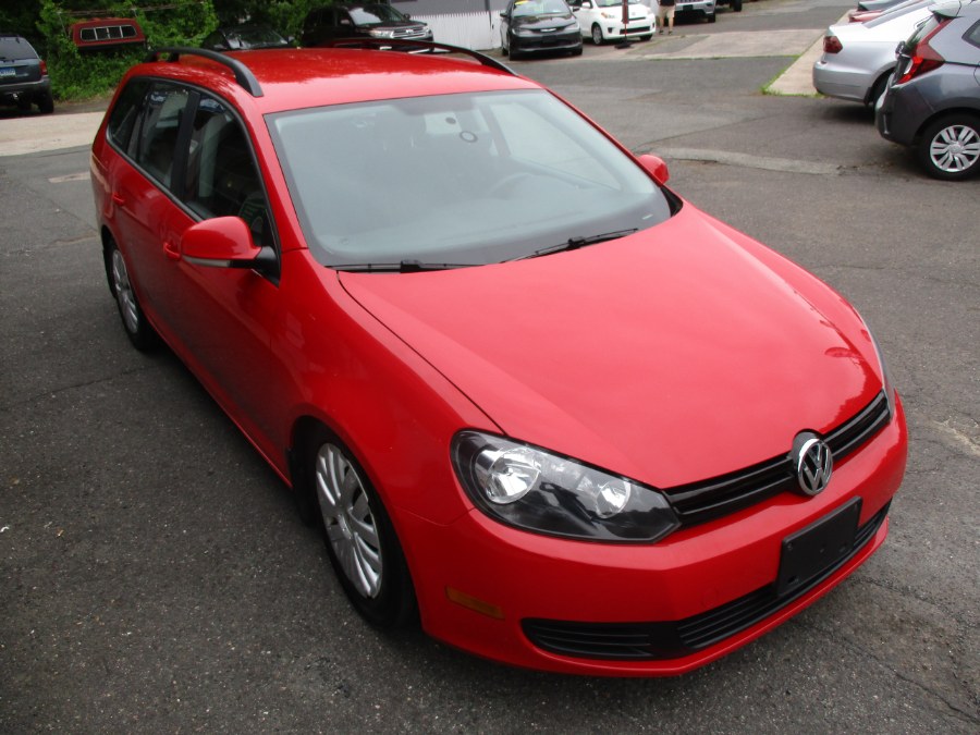 2013 Volkswagen Jetta SportWagen 4dr Auto SE w/Sunroof PZEV, available for sale in Meriden, Connecticut | Cos Central Auto. Meriden, Connecticut 2013 Volkswagen Jetta SportWagen 4dr Auto SE w/Sunroof PZEV, available for sale in Meriden, Connecticut | Cos Central Auto. Meriden, Connecticut
