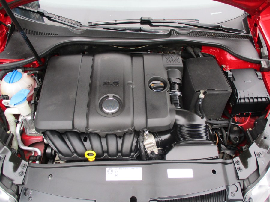 2013 Volkswagen Jetta SportWagen 4dr Auto SE w/Sunroof PZEV, available for sale in Meriden, Connecticut | Cos Central Auto. Meriden, Connecticut 2013 Volkswagen Jetta SportWagen 4dr Auto SE w/Sunroof PZEV, available for sale in Meriden, Connecticut | Cos Central Auto. Meriden, Connecticut