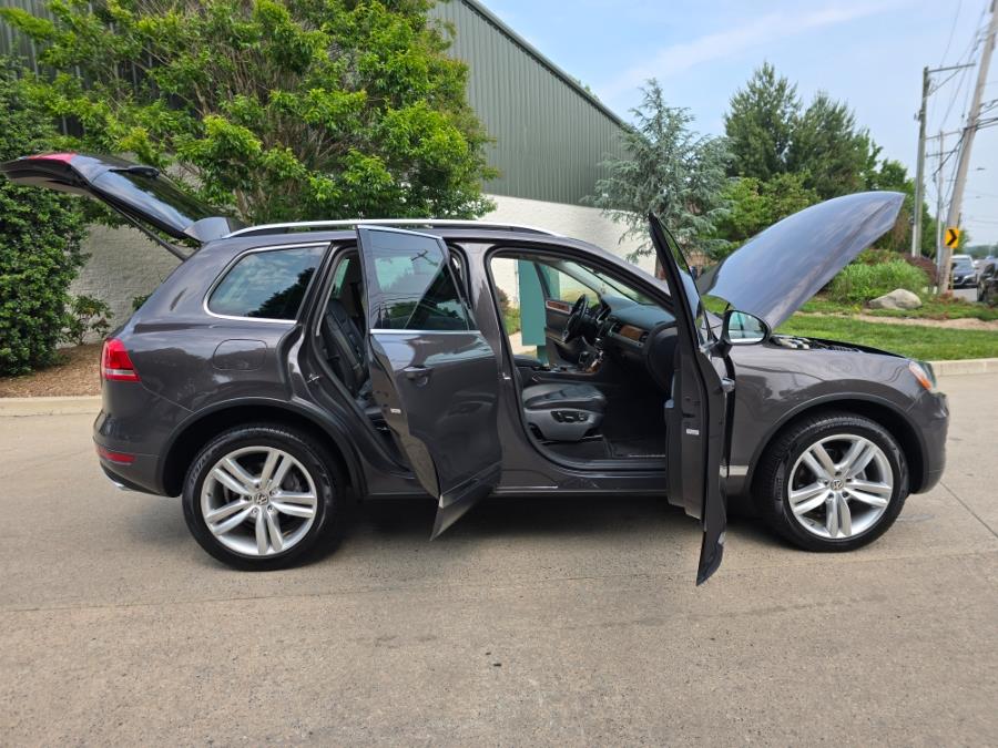 2012 Volkswagen Touareg 4dr TDI Lux, available for sale in Philadelphia, Pennsylvania | Eugen's Auto Sales & Repairs. Philadelphia, Pennsylvania 2012 Volkswagen Touareg 4dr TDI Lux, available for sale in Philadelphia, Pennsylvania | Eugen's Auto Sales & Repairs. Philadelphia, Pennsylvania
