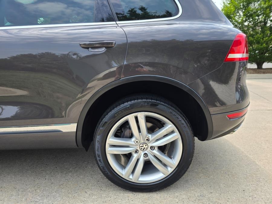 2012 Volkswagen Touareg 4dr TDI Lux, available for sale in Philadelphia, Pennsylvania | Eugen's Auto Sales & Repairs. Philadelphia, Pennsylvania 2012 Volkswagen Touareg 4dr TDI Lux, available for sale in Philadelphia, Pennsylvania | Eugen's Auto Sales & Repairs. Philadelphia, Pennsylvania