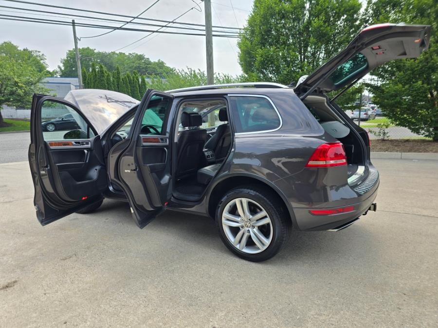 2012 Volkswagen Touareg 4dr TDI Lux, available for sale in Philadelphia, Pennsylvania | Eugen's Auto Sales & Repairs. Philadelphia, Pennsylvania 2012 Volkswagen Touareg 4dr TDI Lux, available for sale in Philadelphia, Pennsylvania | Eugen's Auto Sales & Repairs. Philadelphia, Pennsylvania