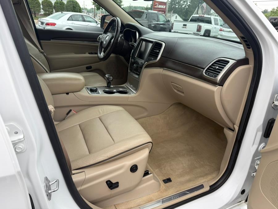 2014 Jeep Grand Cherokee 4WD 4dr Overland, available for sale in Southwick, Massachusetts | Country Auto Sales. Southwick, Massachusetts 2014 Jeep Grand Cherokee 4WD 4dr Overland, available for sale in Southwick, Massachusetts | Country Auto Sales. Southwick, Massachusetts