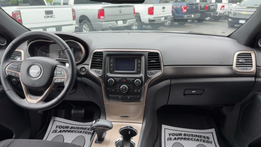 2014 Jeep Grand Cherokee 4WD 4dr Laredo, available for sale in Waterbury, Connecticut | West End Automotive Center. Waterbury, Connecticut 2014 Jeep Grand Cherokee 4WD 4dr Laredo, available for sale in Waterbury, Connecticut | West End Automotive Center. Waterbury, Connecticut