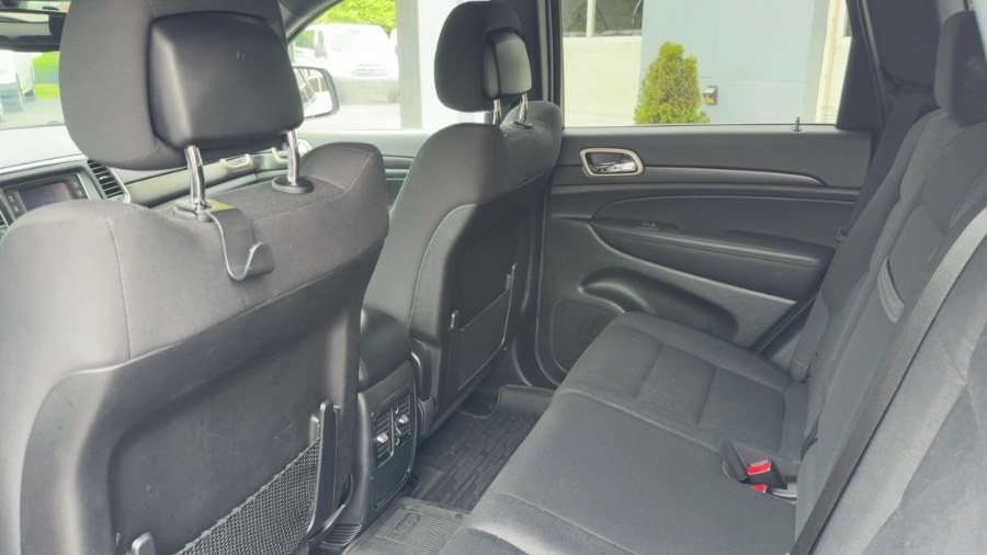 2014 Jeep Grand Cherokee 4WD 4dr Laredo, available for sale in Waterbury, Connecticut | West End Automotive Center. Waterbury, Connecticut 2014 Jeep Grand Cherokee 4WD 4dr Laredo, available for sale in Waterbury, Connecticut | West End Automotive Center. Waterbury, Connecticut