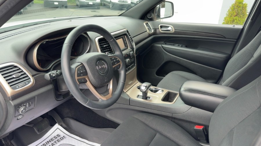 2014 Jeep Grand Cherokee 4WD 4dr Laredo, available for sale in Waterbury, Connecticut | West End Automotive Center. Waterbury, Connecticut 2014 Jeep Grand Cherokee 4WD 4dr Laredo, available for sale in Waterbury, Connecticut | West End Automotive Center. Waterbury, Connecticut