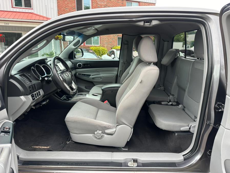 2014 Toyota Tacoma 4WD Access Cab V6 MT (Natl), available for sale in South Windsor, Connecticut | Mike And Tony Auto Sales, Inc. South Windsor, Connecticut 2014 Toyota Tacoma 4WD Access Cab V6 MT (Natl), available for sale in South Windsor, Connecticut | Mike And Tony Auto Sales, Inc. South Windsor, Connecticut