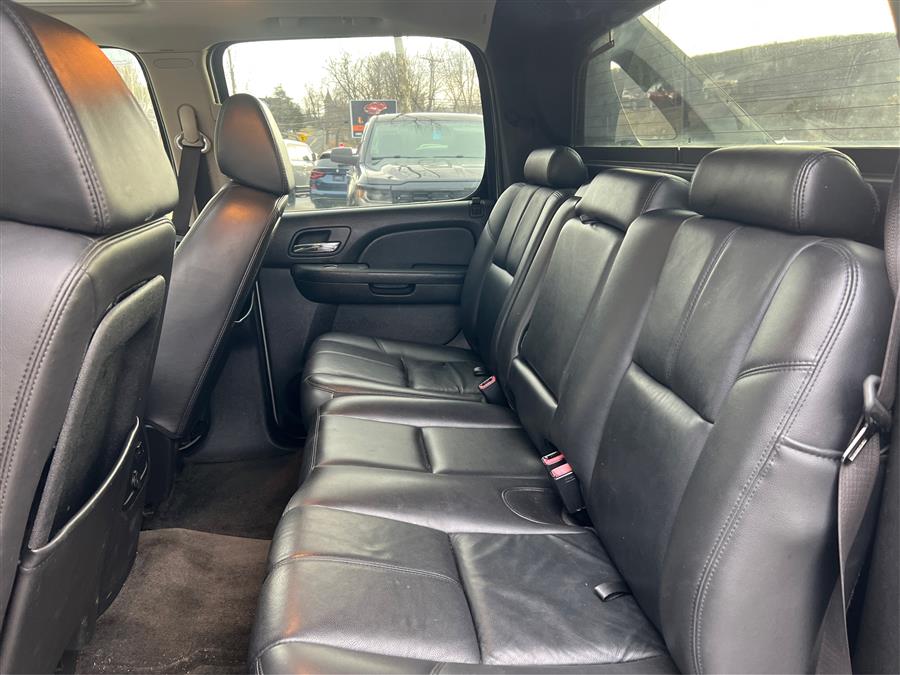 2009 Chevrolet Avalanche 4WD Crew Cab 130" LT w/1LT, available for sale in Canton, Connecticut | Lava Motors. Canton, Connecticut 2009 Chevrolet Avalanche 4WD Crew Cab 130" LT w/1LT, available for sale in Canton, Connecticut | Lava Motors. Canton, Connecticut
