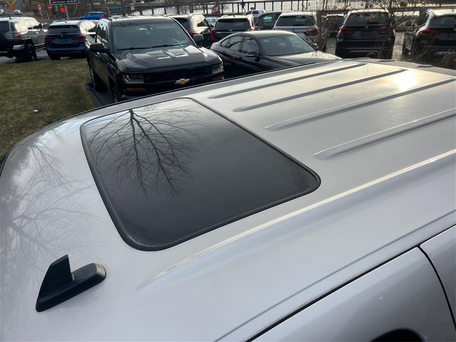 2009 Chevrolet Avalanche 4WD Crew Cab 130" LT w/1LT, available for sale in Canton, Connecticut | Lava Motors. Canton, Connecticut 2009 Chevrolet Avalanche 4WD Crew Cab 130" LT w/1LT, available for sale in Canton, Connecticut | Lava Motors. Canton, Connecticut
