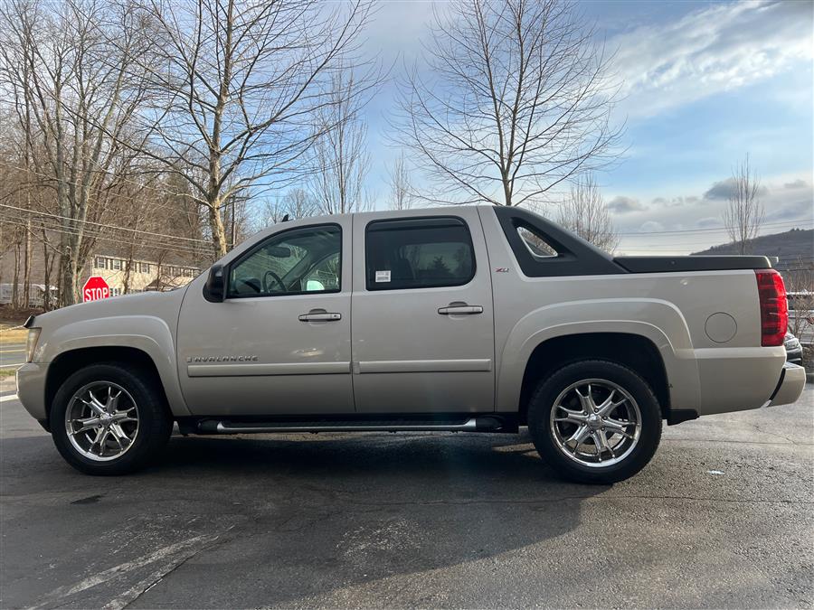 2009 Chevrolet Avalanche 4WD Crew Cab 130" LT w/1LT, available for sale in Canton, Connecticut | Lava Motors. Canton, Connecticut 2009 Chevrolet Avalanche 4WD Crew Cab 130" LT w/1LT, available for sale in Canton, Connecticut | Lava Motors. Canton, Connecticut