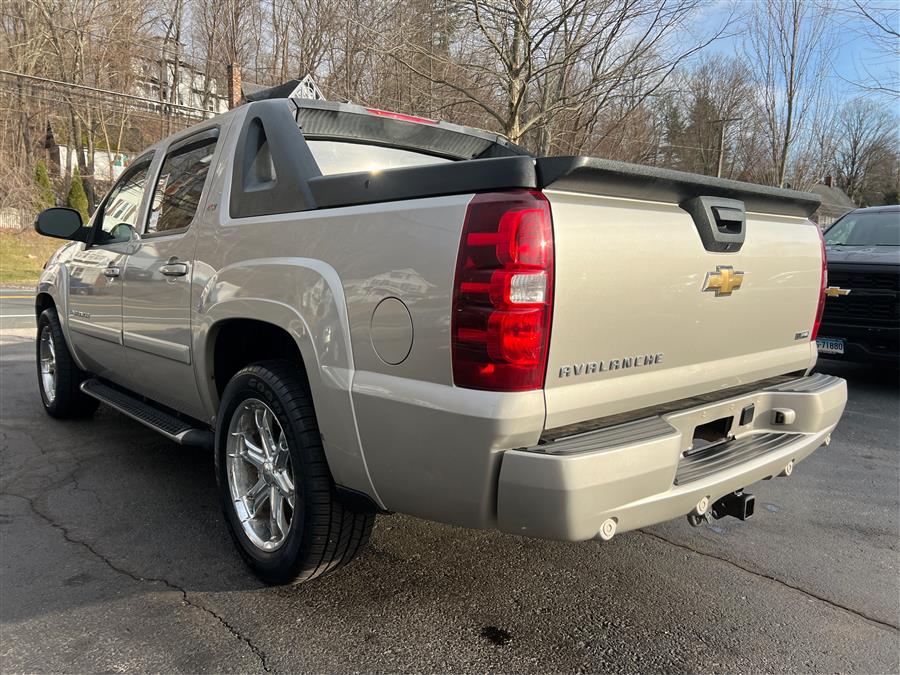 2009 Chevrolet Avalanche 4WD Crew Cab 130" LT w/1LT, available for sale in Canton, Connecticut | Lava Motors. Canton, Connecticut 2009 Chevrolet Avalanche 4WD Crew Cab 130" LT w/1LT, available for sale in Canton, Connecticut | Lava Motors. Canton, Connecticut