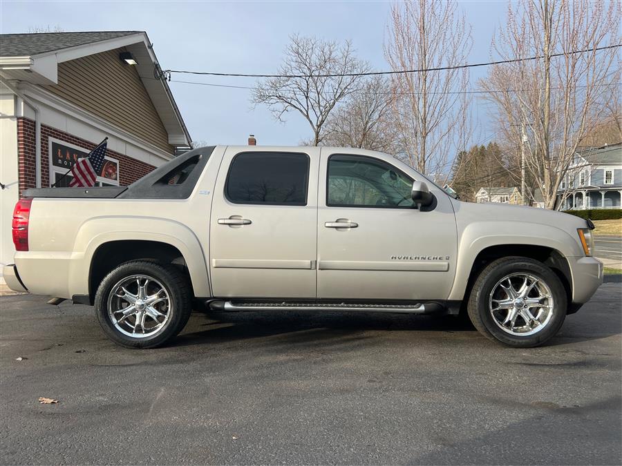 2009 Chevrolet Avalanche 4WD Crew Cab 130" LT w/1LT, available for sale in Canton, Connecticut | Lava Motors. Canton, Connecticut 2009 Chevrolet Avalanche 4WD Crew Cab 130" LT w/1LT, available for sale in Canton, Connecticut | Lava Motors. Canton, Connecticut