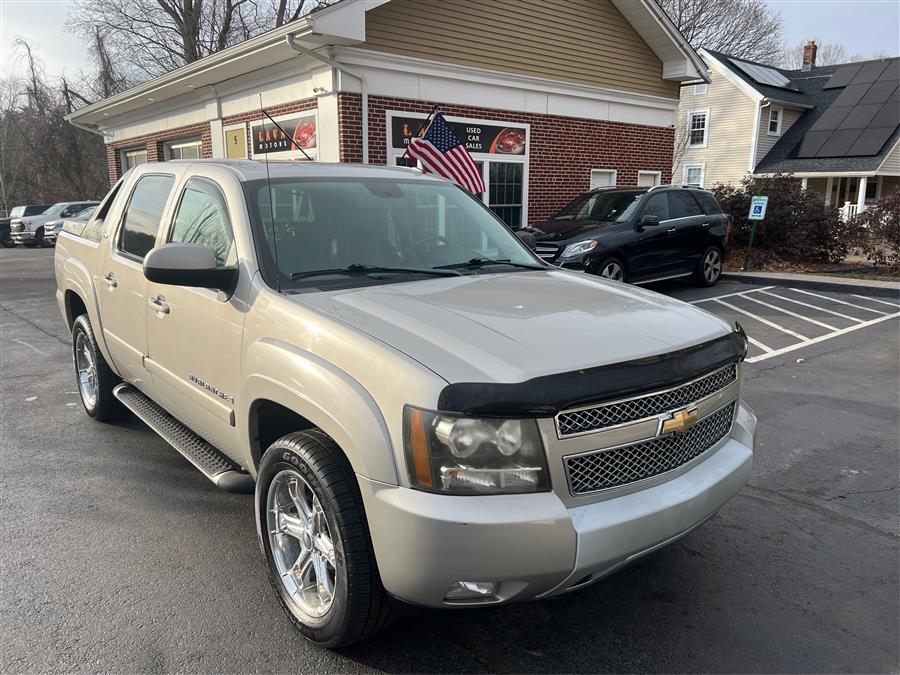 2009 Chevrolet Avalanche 4WD Crew Cab 130" LT w/1LT, available for sale in Canton, Connecticut | Lava Motors. Canton, Connecticut 2009 Chevrolet Avalanche 4WD Crew Cab 130" LT w/1LT, available for sale in Canton, Connecticut | Lava Motors. Canton, Connecticut