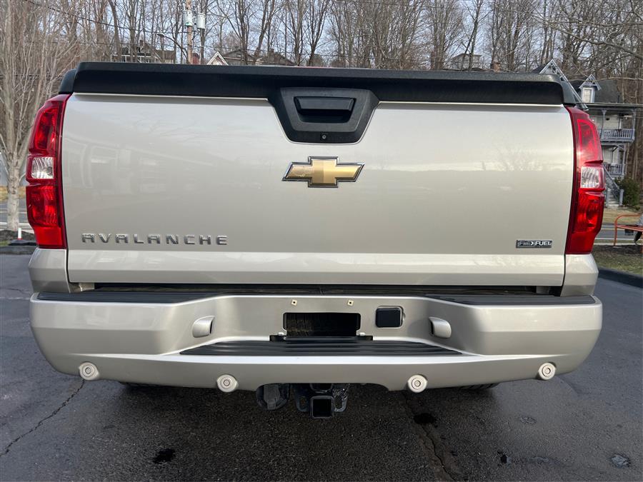 2009 Chevrolet Avalanche 4WD Crew Cab 130" LT w/1LT, available for sale in Canton, Connecticut | Lava Motors. Canton, Connecticut 2009 Chevrolet Avalanche 4WD Crew Cab 130" LT w/1LT, available for sale in Canton, Connecticut | Lava Motors. Canton, Connecticut