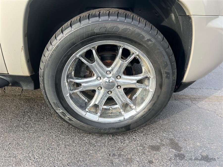 2009 Chevrolet Avalanche 4WD Crew Cab 130" LT w/1LT, available for sale in Canton, Connecticut | Lava Motors. Canton, Connecticut 2009 Chevrolet Avalanche 4WD Crew Cab 130" LT w/1LT, available for sale in Canton, Connecticut | Lava Motors. Canton, Connecticut