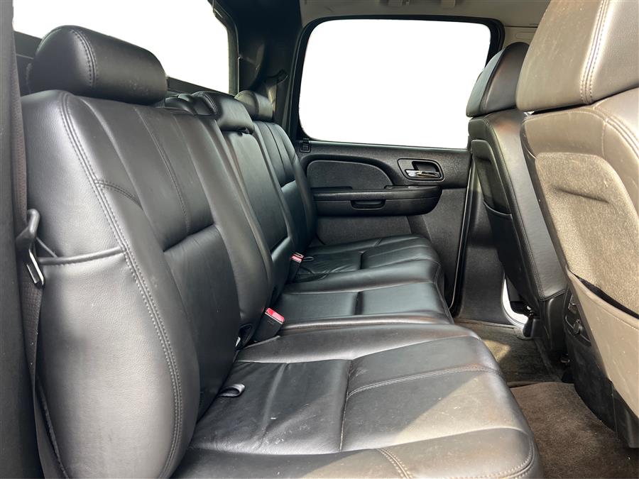 2009 Chevrolet Avalanche 4WD Crew Cab 130" LT w/1LT, available for sale in Canton, Connecticut | Lava Motors. Canton, Connecticut 2009 Chevrolet Avalanche 4WD Crew Cab 130" LT w/1LT, available for sale in Canton, Connecticut | Lava Motors. Canton, Connecticut