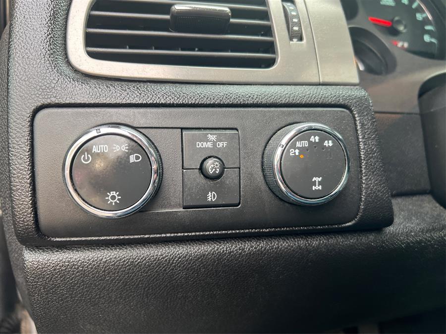 2009 Chevrolet Avalanche 4WD Crew Cab 130" LT w/1LT, available for sale in Canton, Connecticut | Lava Motors. Canton, Connecticut 2009 Chevrolet Avalanche 4WD Crew Cab 130" LT w/1LT, available for sale in Canton, Connecticut | Lava Motors. Canton, Connecticut