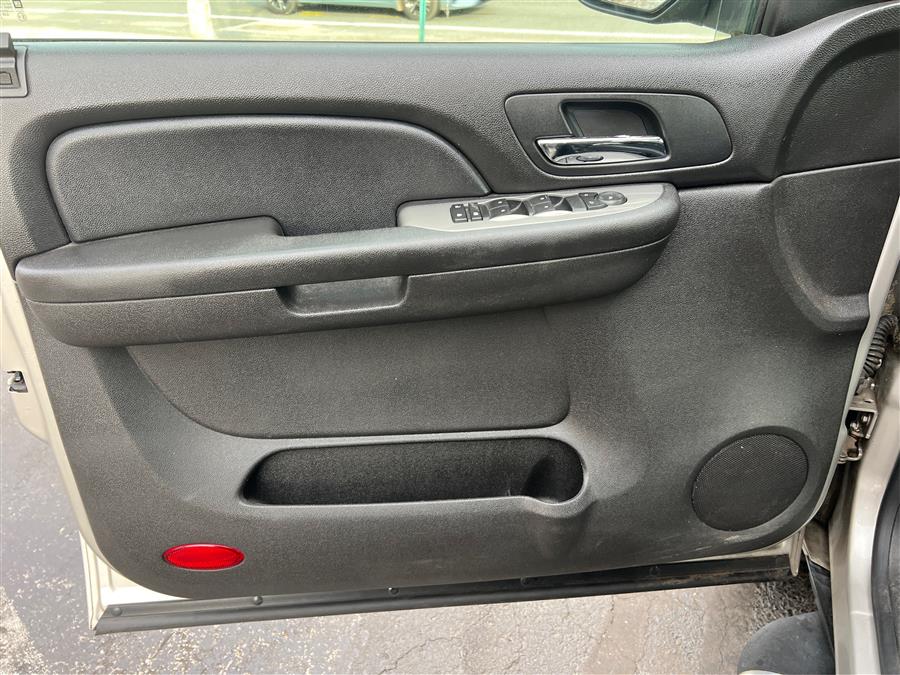 2009 Chevrolet Avalanche 4WD Crew Cab 130" LT w/1LT, available for sale in Canton, Connecticut | Lava Motors. Canton, Connecticut 2009 Chevrolet Avalanche 4WD Crew Cab 130" LT w/1LT, available for sale in Canton, Connecticut | Lava Motors. Canton, Connecticut