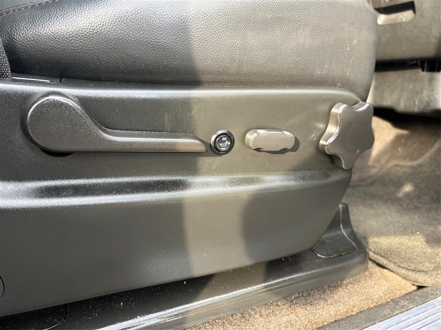 2009 Chevrolet Avalanche 4WD Crew Cab 130" LT w/1LT, available for sale in Canton, Connecticut | Lava Motors. Canton, Connecticut 2009 Chevrolet Avalanche 4WD Crew Cab 130" LT w/1LT, available for sale in Canton, Connecticut | Lava Motors. Canton, Connecticut