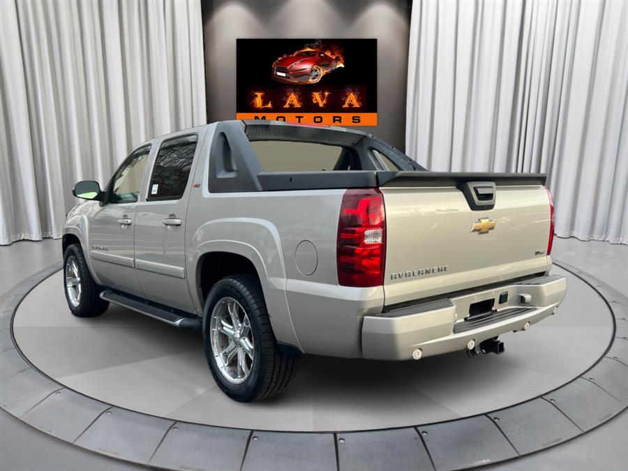 2009 Chevrolet Avalanche 4WD Crew Cab 130" LT w/1LT, available for sale in Canton, Connecticut | Lava Motors. Canton, Connecticut 2009 Chevrolet Avalanche 4WD Crew Cab 130" LT w/1LT, available for sale in Canton, Connecticut | Lava Motors. Canton, Connecticut
