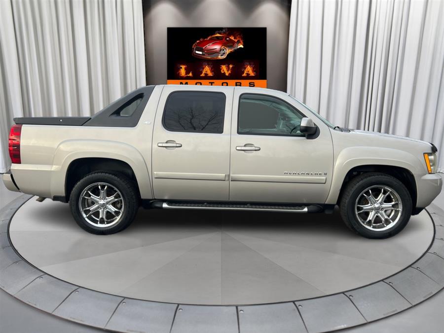 2009 Chevrolet Avalanche 4WD Crew Cab 130" LT w/1LT, available for sale in Canton, Connecticut | Lava Motors. Canton, Connecticut 2009 Chevrolet Avalanche 4WD Crew Cab 130" LT w/1LT, available for sale in Canton, Connecticut | Lava Motors. Canton, Connecticut