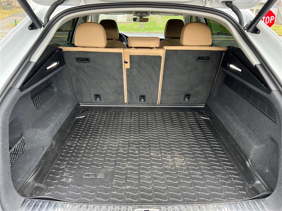 2019 Audi Q8 Premium Plus 55 TFSI quattro, available for sale in Canton, Connecticut | Lava Motors. Canton, Connecticut 2019 Audi Q8 Premium Plus 55 TFSI quattro, available for sale in Canton, Connecticut | Lava Motors. Canton, Connecticut