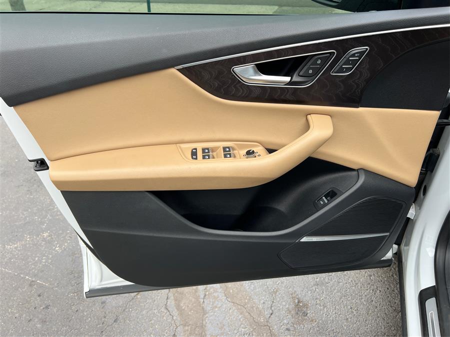 2019 Audi Q8 Premium Plus 55 TFSI quattro, available for sale in Canton, Connecticut | Lava Motors. Canton, Connecticut 2019 Audi Q8 Premium Plus 55 TFSI quattro, available for sale in Canton, Connecticut | Lava Motors. Canton, Connecticut