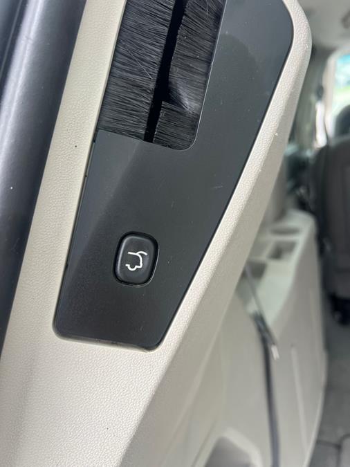 2010 Chrysler Town & Country 4dr Wgn Touring, available for sale in Swansea, Massachusetts | Gas On The Run. Swansea, Massachusetts 2010 Chrysler Town & Country 4dr Wgn Touring, available for sale in Swansea, Massachusetts | Gas On The Run. Swansea, Massachusetts