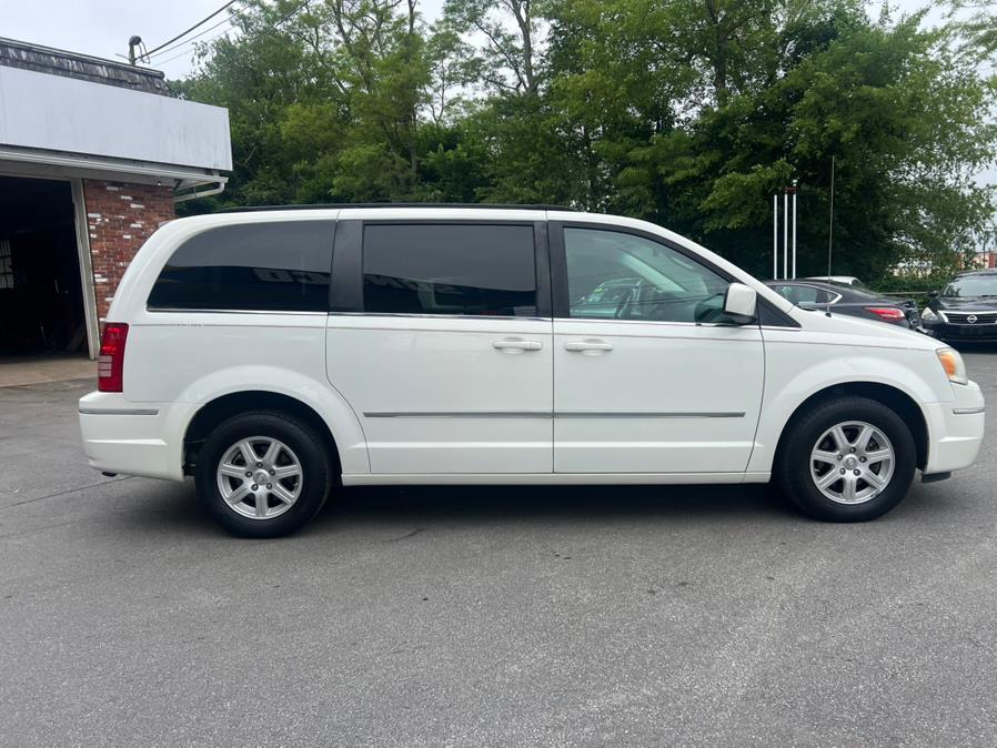 2010 Chrysler Town & Country 4dr Wgn Touring, available for sale in Swansea, Massachusetts | Gas On The Run. Swansea, Massachusetts 2010 Chrysler Town & Country 4dr Wgn Touring, available for sale in Swansea, Massachusetts | Gas On The Run. Swansea, Massachusetts