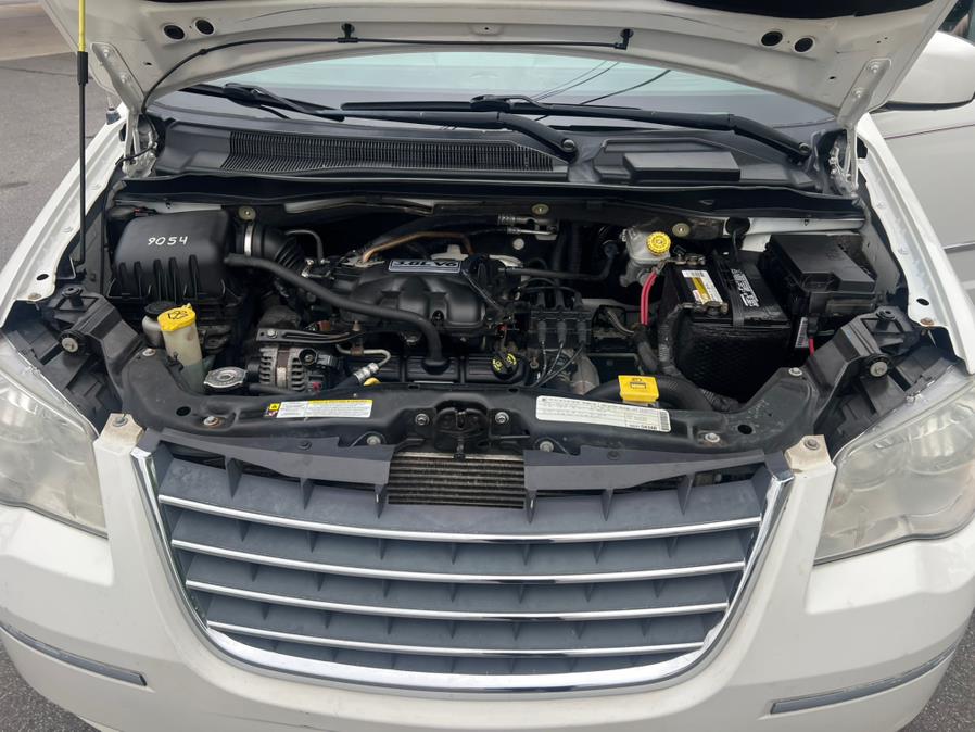 2010 Chrysler Town & Country 4dr Wgn Touring, available for sale in Swansea, Massachusetts | Gas On The Run. Swansea, Massachusetts 2010 Chrysler Town & Country 4dr Wgn Touring, available for sale in Swansea, Massachusetts | Gas On The Run. Swansea, Massachusetts