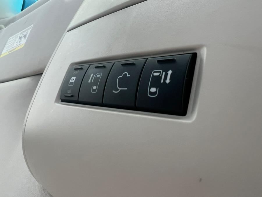 2010 Chrysler Town & Country 4dr Wgn Touring, available for sale in Swansea, Massachusetts | Gas On The Run. Swansea, Massachusetts 2010 Chrysler Town & Country 4dr Wgn Touring, available for sale in Swansea, Massachusetts | Gas On The Run. Swansea, Massachusetts